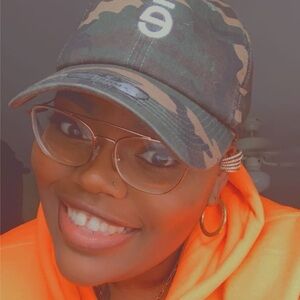 Meet your Posher, Q.c.